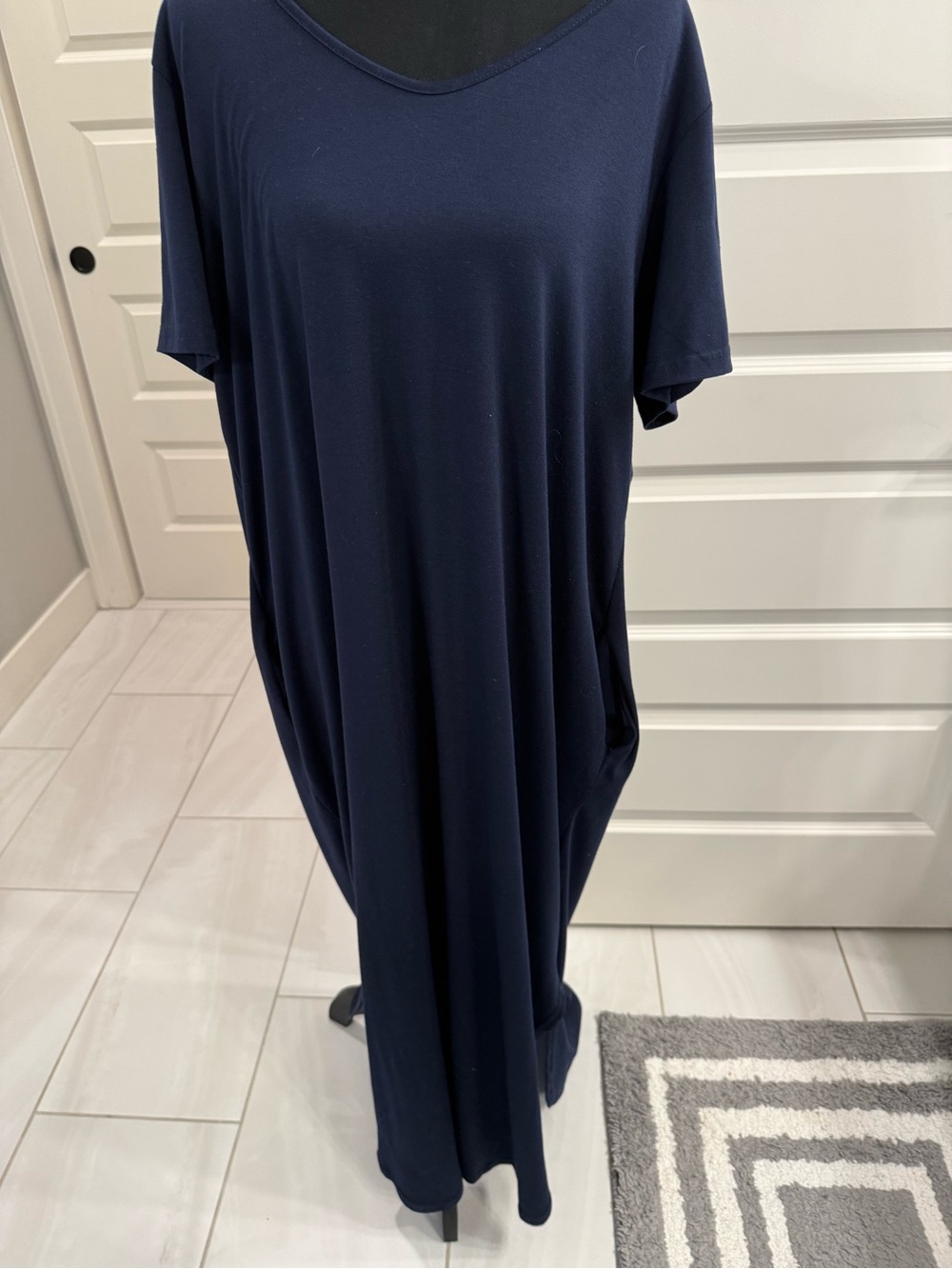 Navy Short-Sleeve Maxi Dress — Relaxed V-Neck